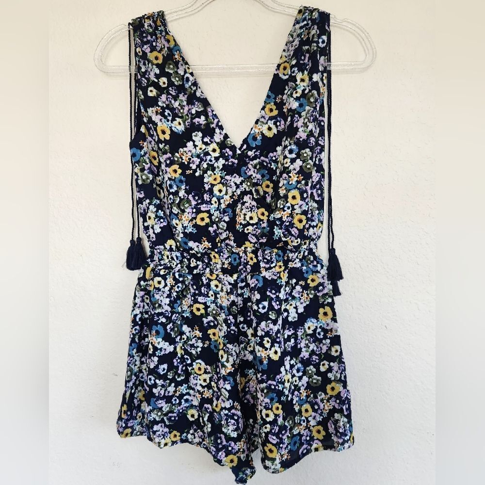 $118 Cupcakes and Cashmere Meadow Romper Size XS